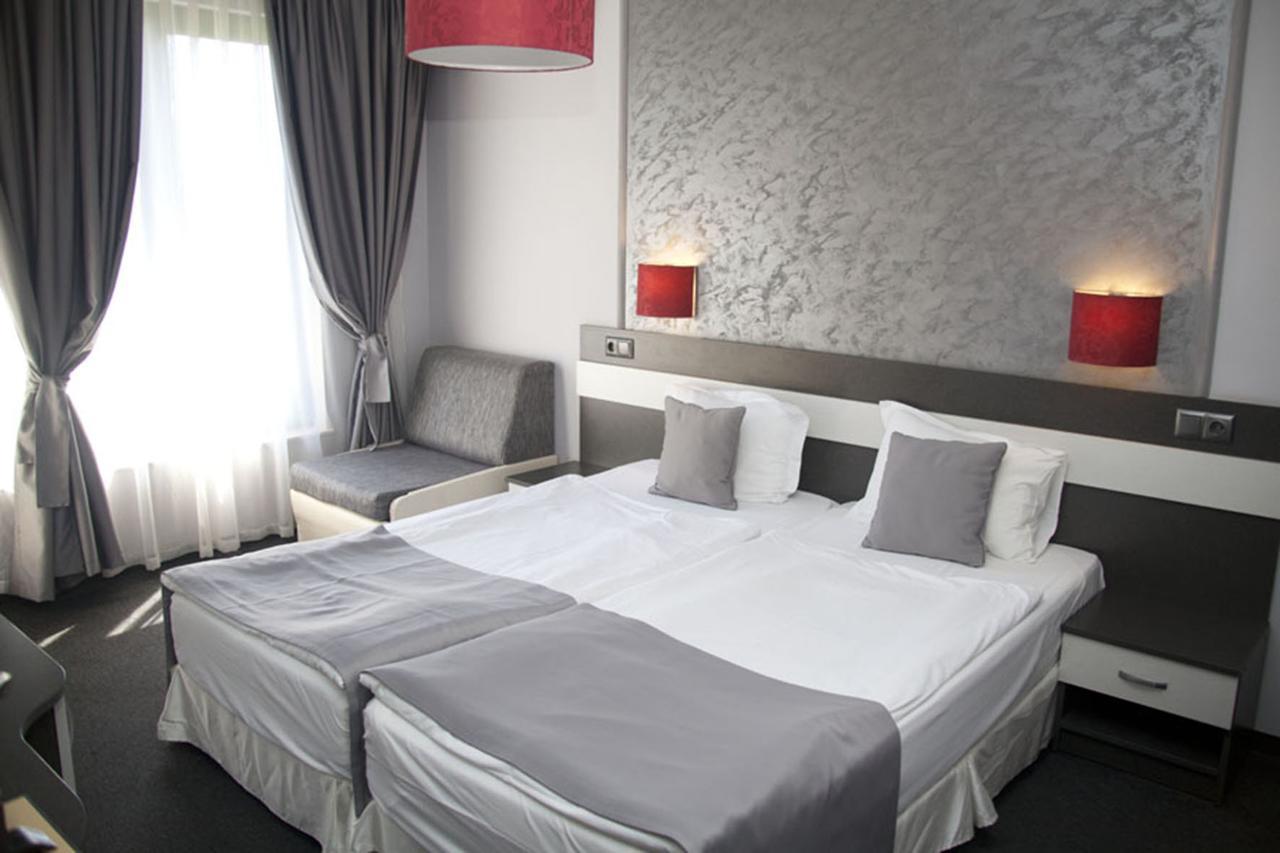 Gran Via Hotel Burgas Bagian luar foto